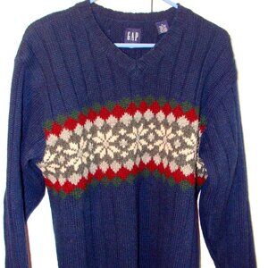 GAP Men's Shetland Wool V neck sweater. Size M, Long Sleeve
